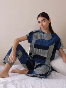 Sweet Dreams Women Printed Round Neck Short Sleeves Night suit