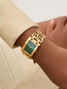 GUESS Women Dial & Stainless Steel Bracelet Style Straps Analogue Watch GW0740L2