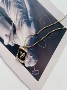 DressBerry Square Pendant With Chain