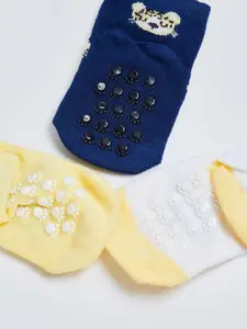 max Boys Pack Of 3 Ankle Length Anti Skid Socks