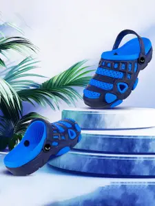 BERSACHE Boys Set Of 2 Textured Casual Ultra Soft Clogs