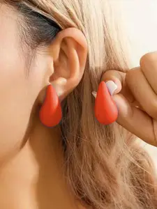 VAGHBHATT Teardrop Shaped Drop Earrings