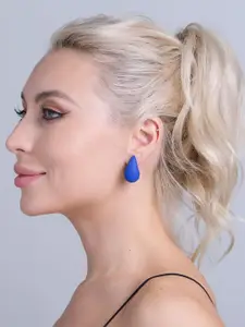 VAGHBHATT Teardrop Shaped Drop Earrings