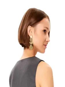 DressBerry Contemporary Drop Earrings