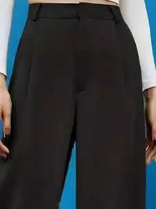 Moda Rapido Women Comfort High-Rise Slash Knee Jeans