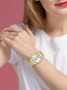 Beverly Hills Polo Club Women Embellished Dial & Bracelet Style Straps Analogue Watch BP5049Y.130