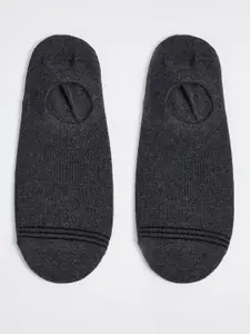 Max Pack of 3 Men Striped No Show Socks