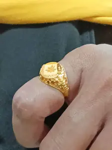 Saizen Gold-Plated Finger Ring