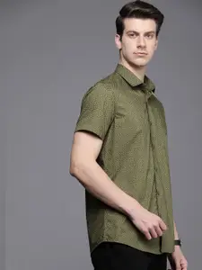 Louis Philippe Sport Slim Fit Opaque Printed Pure Cotton Casual Shirt