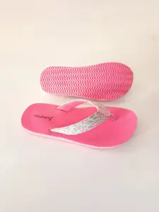 DressBerry Women Printed Rubber Thong Flip-Flops