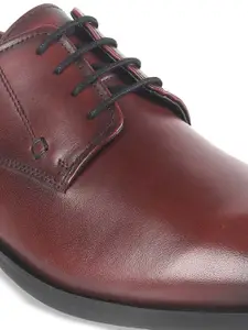 Metro Men Colourblocked Leather Derbys