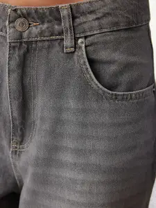 Trendyol Men Mildly Distressed Light Fade Cotton Jeans