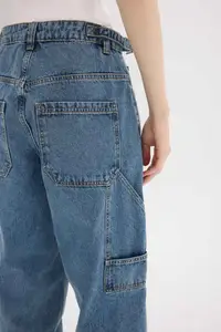 DeFacto Women Regular Fit Mid-Rise Jeans