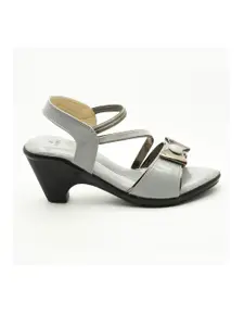 IndiForce Off-white Leather heels with Bows