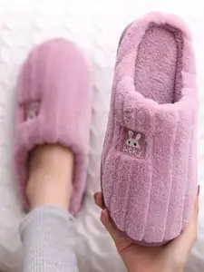 WOLVESDEN Women Striped Room Slippers