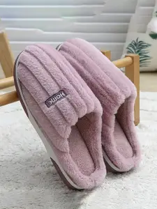 WOLVESDEN Women Striped Room Slippers