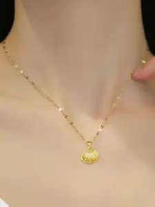 V FASHION JEWELLERY Gold-Plated Pearls Studded Pendant With Chain