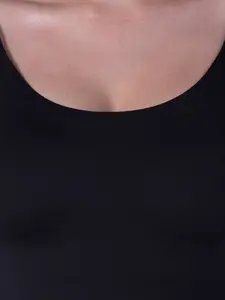 Soie Women Seamless Body Fit Padded Bra Top with Detachable Straps