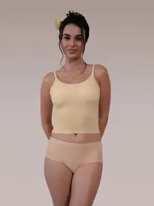 Soie Women Seamless Body Fit Padded Bra Top with Detachable Straps