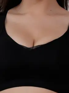 Soie Women Padded Non-Wired Full Coverage Bonded T-Shirt Bra with Mesh Detailing