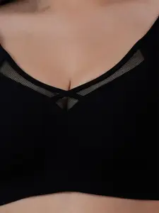 Soie Women Padded Non-Wired Full Coverage Bonded T-shirt Bra with Mesh Detailing