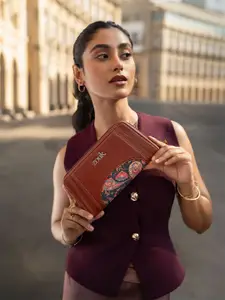 ZOUK Women Printed Leather Arika Zipper Wallet