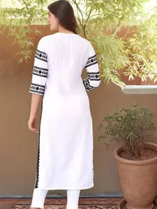 GoSriKi Women Geometric Embroidered Thread Work Kurta