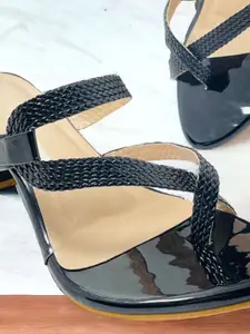 FABBMATE Women Woven Design Block Heel Sandals