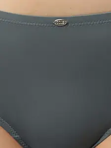 SOIE Women Full Coverage Padded Seamless Bra & High-Rise Brief Set