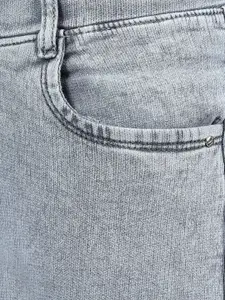 BUZZIC FASHION UNLIMITED Men Jean Tapered Fit Mid Rise Clean Look Jeans