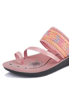 PENNEN Women Textured One Toe Flats