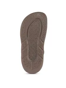 BERSACHE Men Colourblocked Clogs