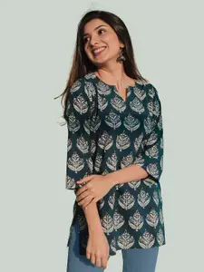 Dream Beauty Fashion Women Floral Printed V-Neck Three-Quarter Sleeves Kurti