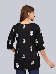 Dream Beauty Fashion Women Floral Printed V-Neck Longline Straight Kurti