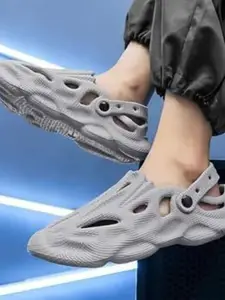 Style Height Men Self Design Clogs