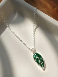 Bishty Fashion Sliver-Plated Leaf Pendant With Chain