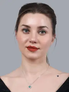 PUJVI Heart Shaped Pendants with Chains