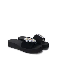TOMSY CHOICE Women Sliders