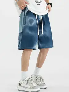 StyleCast x Revolte Men Printed Low-Rise Shorts