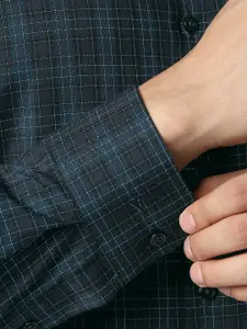 Van Heusen Checked Spread Collar Long Sleeves Pure Cotton Slim Fit Formal Shirt