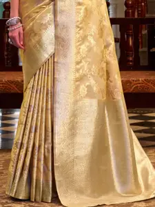 DEVATITHI Ethnic Motifs Woven Design Zari Saree