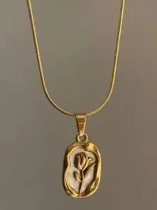SUBHAGALANKAR Gold-Plated Floral Vintage Pendant