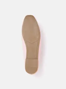 Van Heusen Woman Loafers With Chain Detail