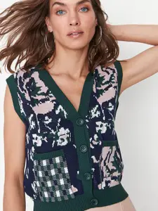 Trendyol Women Green & Cream-Coloured Crop Sweater Vest