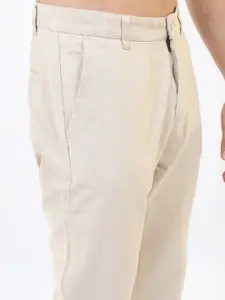 HIGHLANDER Men Beige Tapered Fit Cotton Trousers