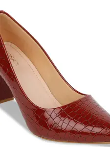 ICONICS Women Maroon Textured Kitten Pumps
