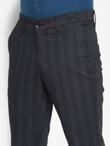 Turtle Men Black Checked Relaxed Tapered Fit Trousers