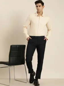 INVICTUS Men Self-Design Textured Geometric Print Slim Fit Pure Cotton Formal Shirt