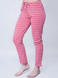 LYRA Women Rose & White Printed Pure Cotton Night suit