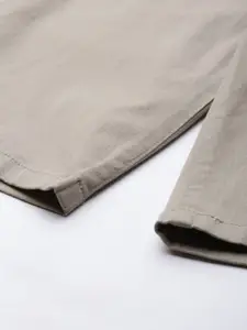 The Indian Garage Co Men Taupe Slim Fit Chino Shorts